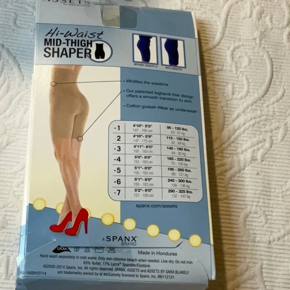 Spanx ASSETS by Sara Blakely Beige Mid-Thigh Shaper. Size 4. Nude. NWT